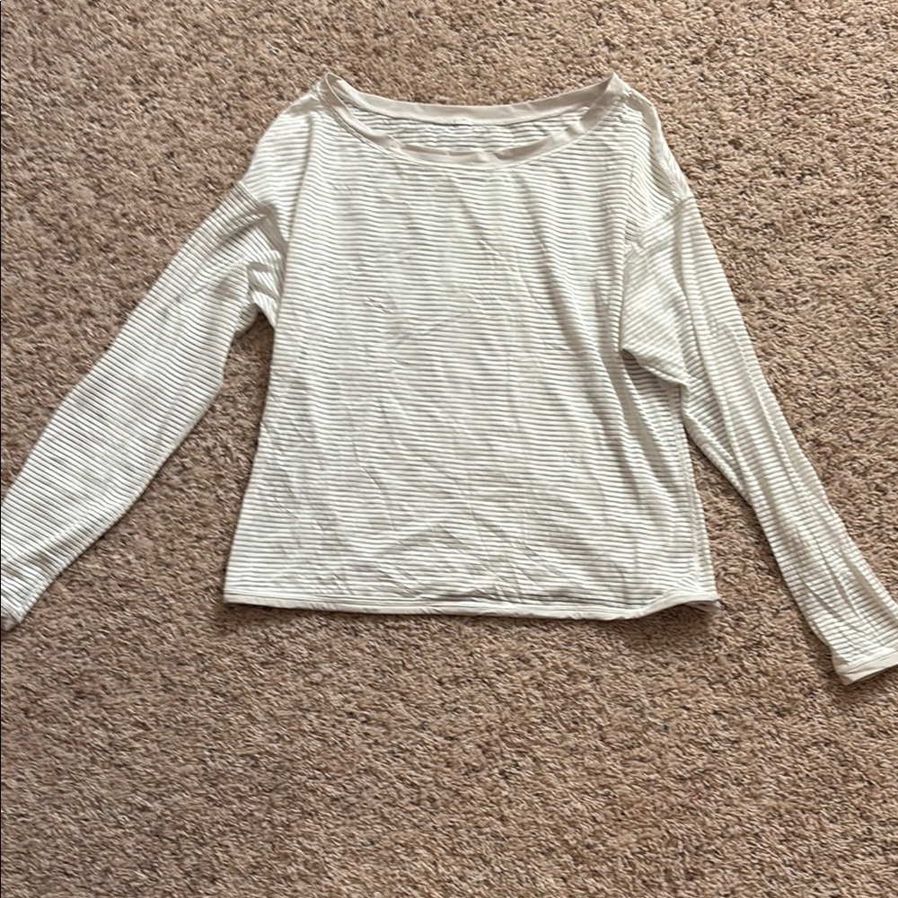 Lululemon Athletica Cream Fitted Long Sleeve Blouse